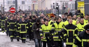 Manifestation de pompiers contre les violences urbaines (Mulhouse)